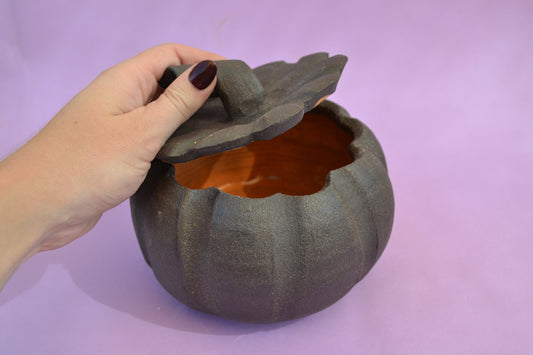 Black Pumpkin Jar 1